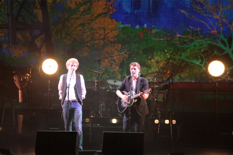 Shot from The Simon & Garfunkel Story on stage 